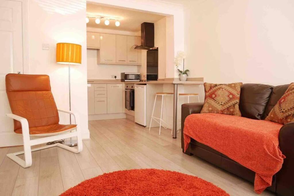 York City Centre, Recently Renovated 2 Bedroom Flat Exterior foto